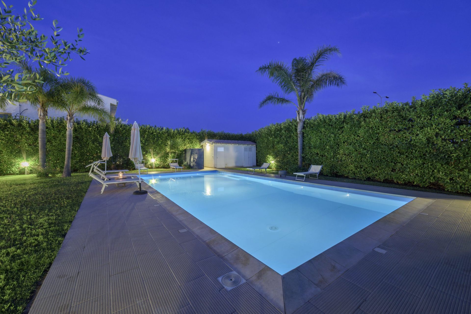 Home Italy Sicily Ragusa Province Countryside 4 June 2018 Elegant Private House View Garden Swimming Pool Sunset Editorial Scaled